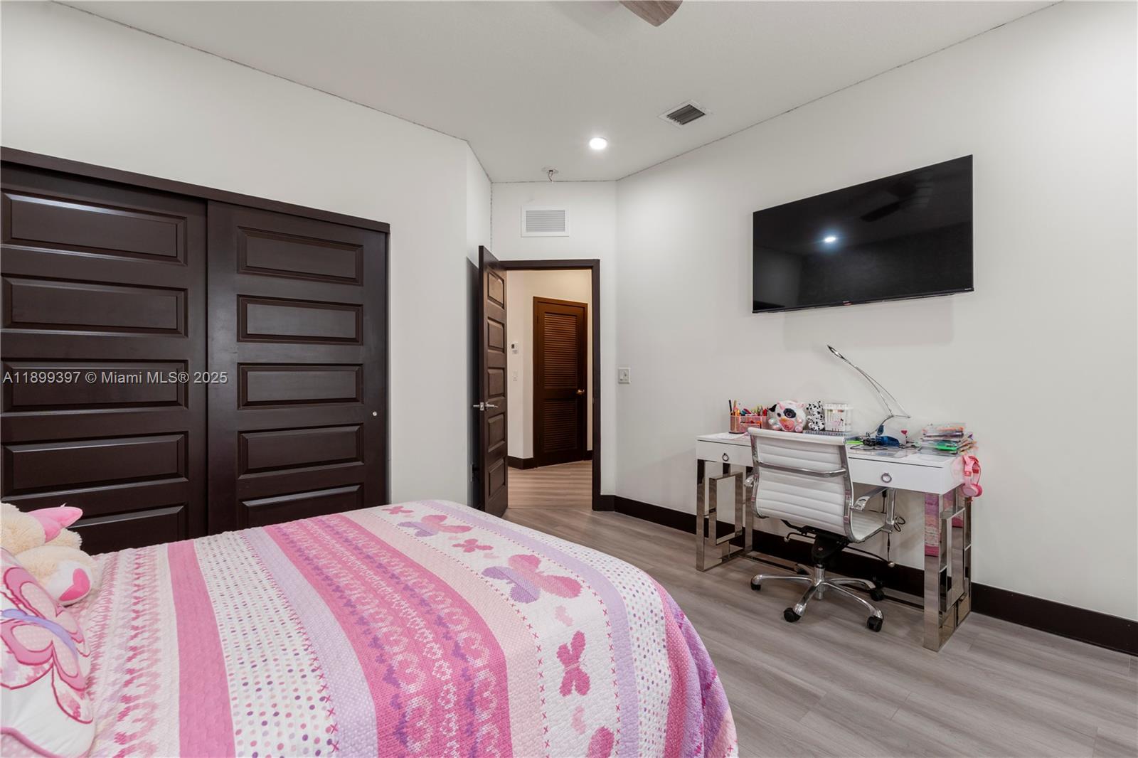 8975 NW 161st Ter Miami Lakes, FL 33018