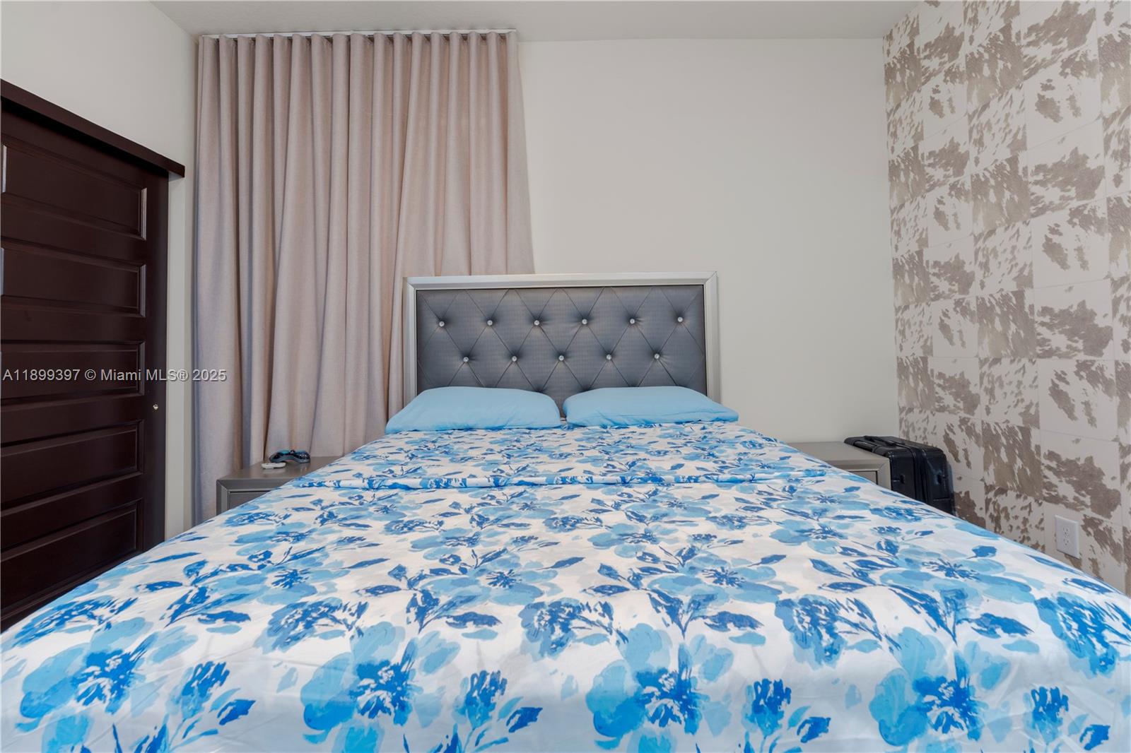 8975 NW 161st Ter Miami Lakes, FL 33018