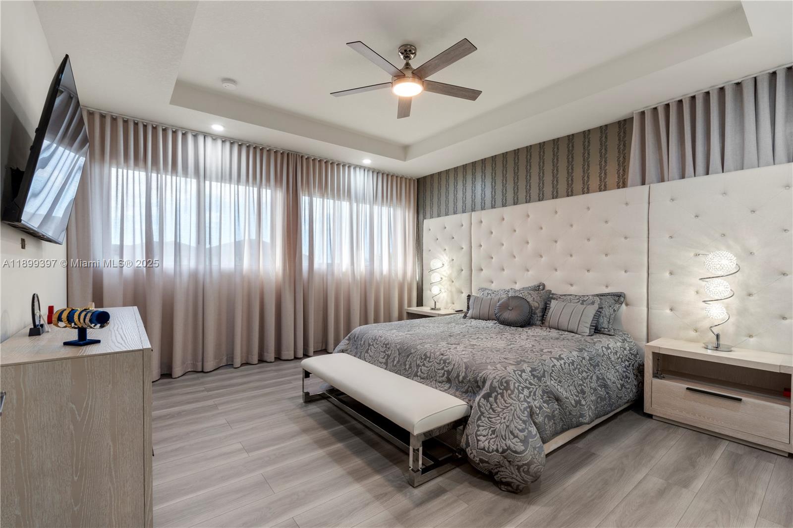 8975 NW 161st Ter Miami Lakes, FL 33018