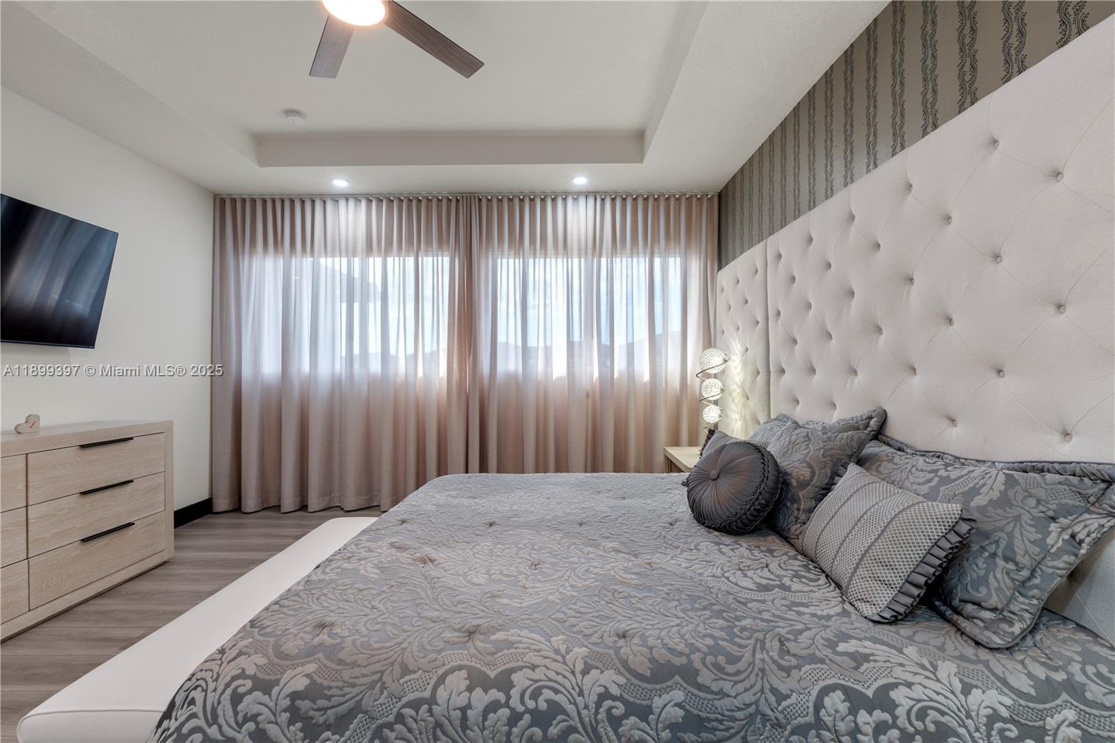 8975 NW 161st Ter Miami Lakes, FL 33018