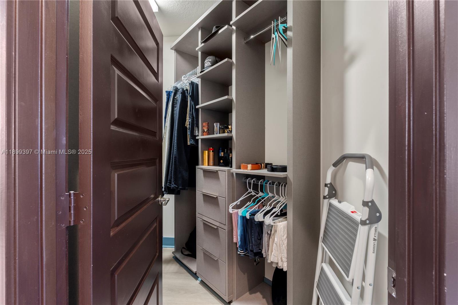 8975 NW 161st Ter Miami Lakes, FL 33018