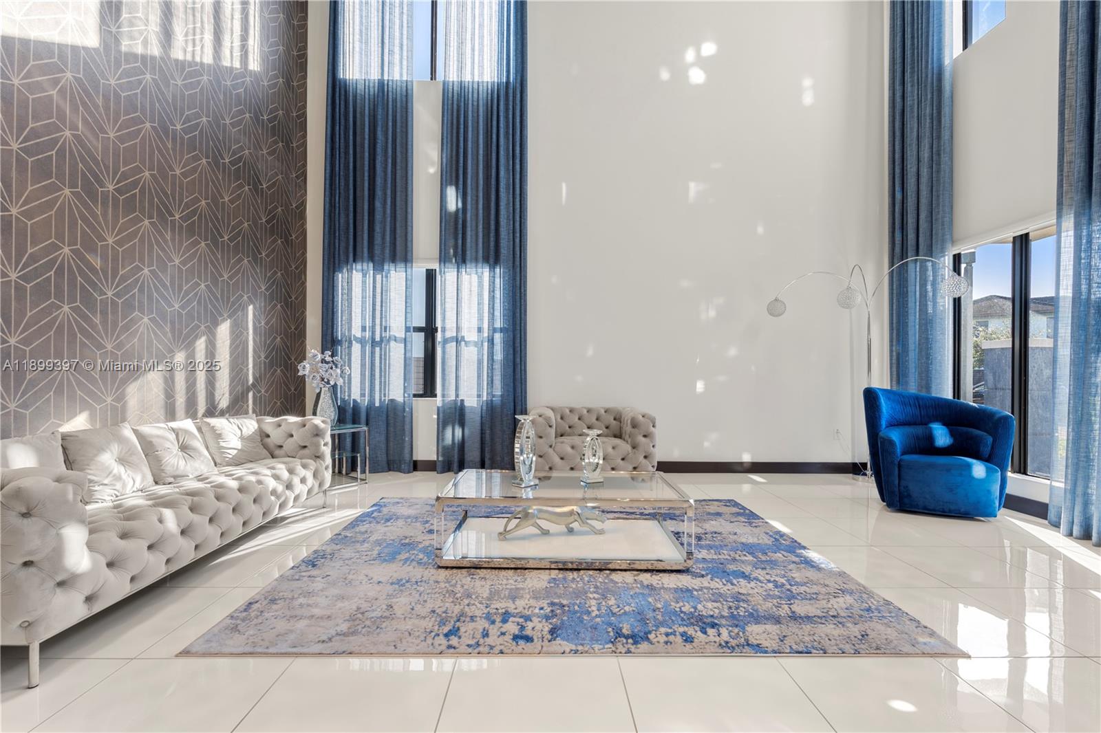 8975 NW 161st Ter Miami Lakes, FL 33018