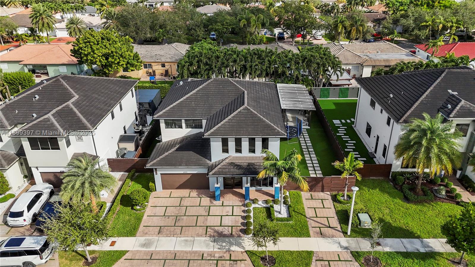 8975 NW 161st Ter Miami Lakes, FL 33018