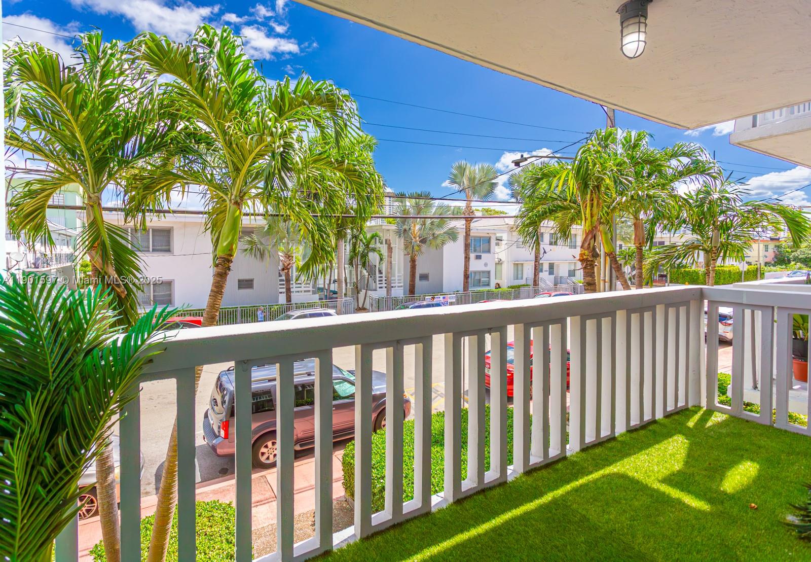 7620 Carlyle Ave #205