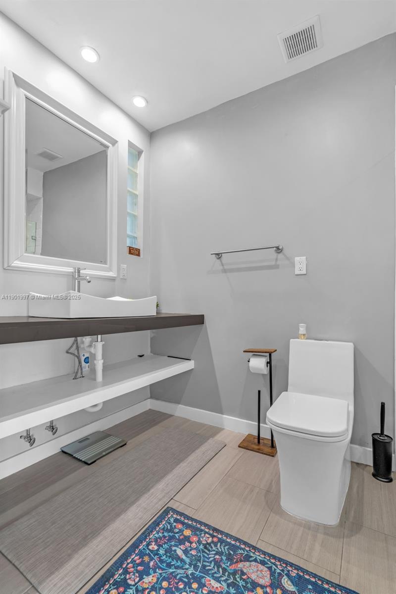 13105 Ixora Ct #207 North Miami, FL 33181