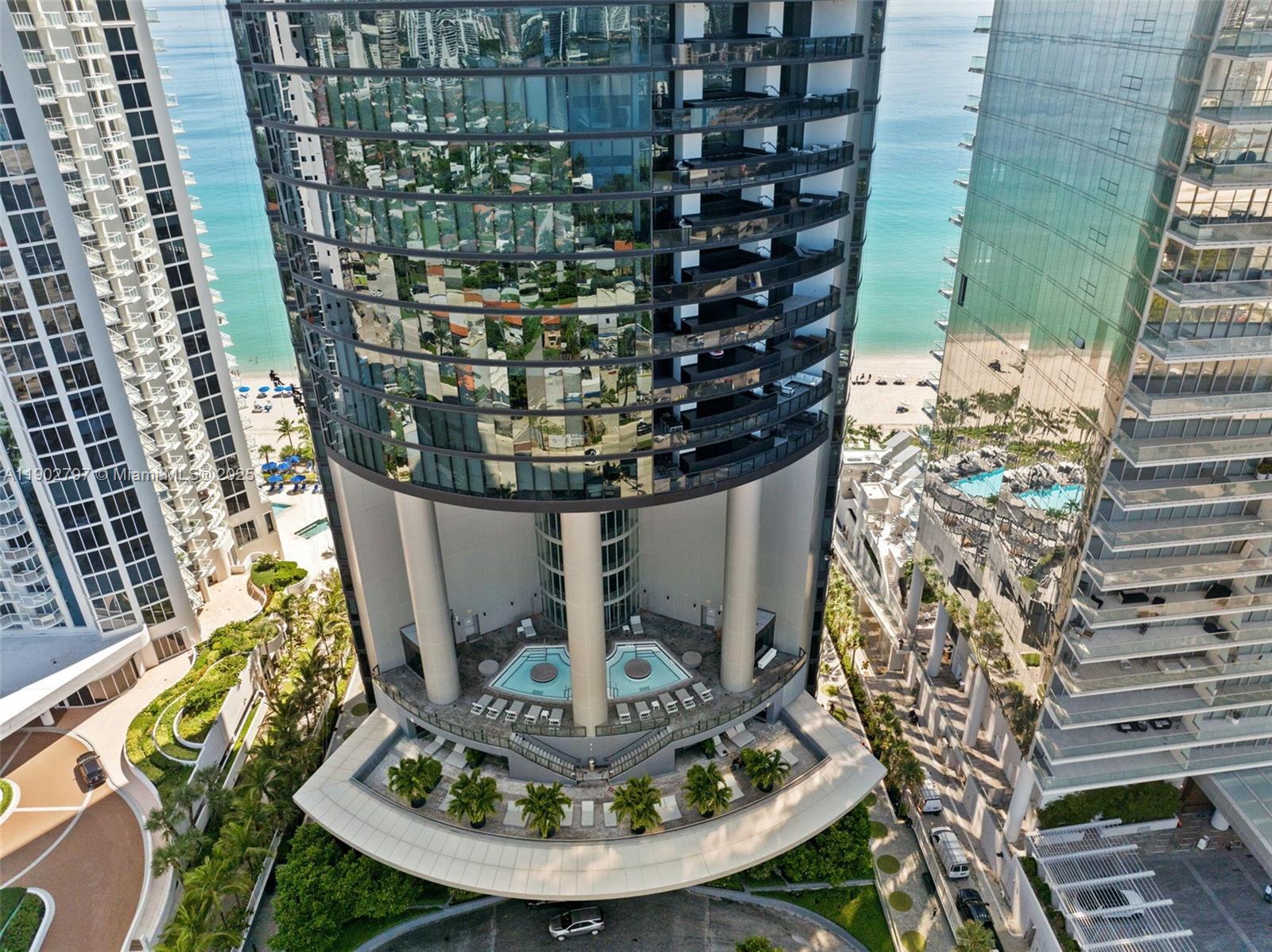 18555 Collins Ave #2405