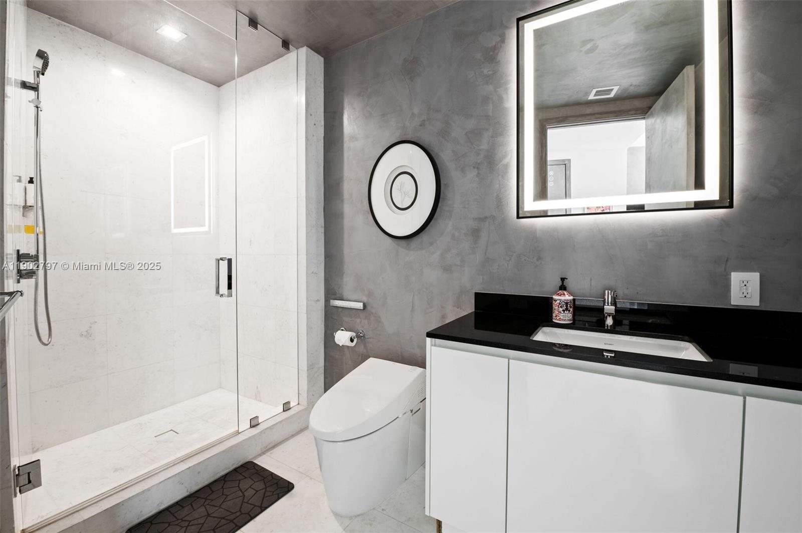 image Collins Ave Assocation19