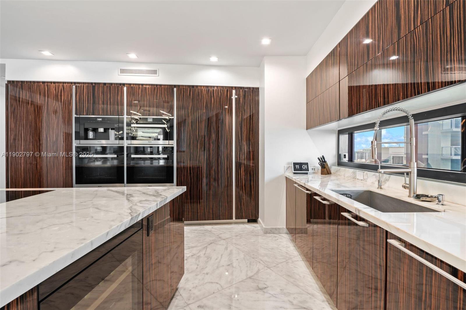 image Collins Ave Assocation7