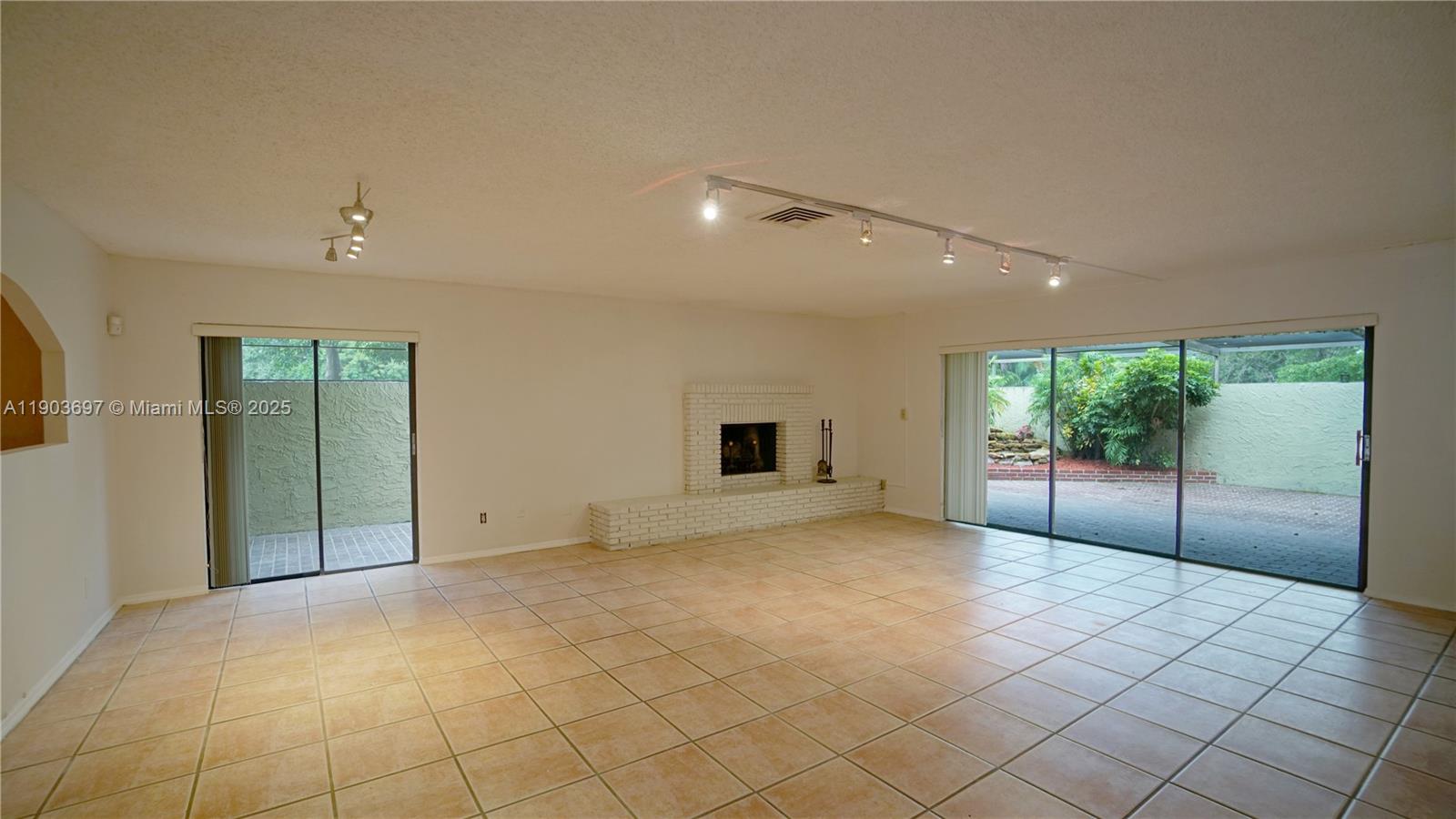 3740 Estepona Ave #14B1 Doral, FL 33178