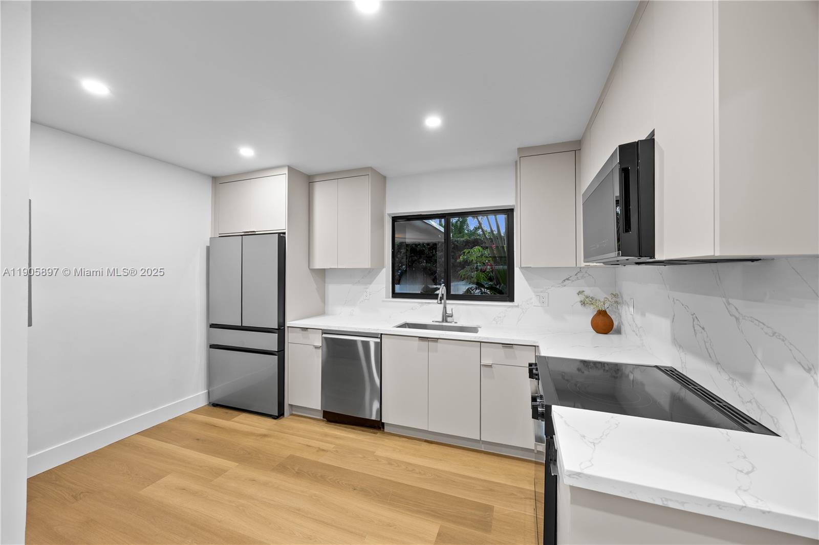 1618 SW 18th St Miami, FL 33145