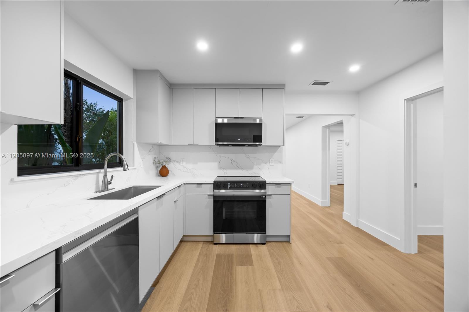 1618 SW 18th St Miami, FL 33145