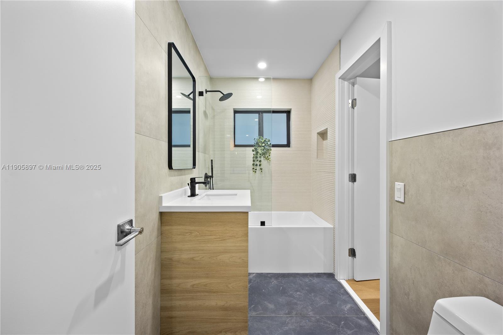 1618 SW 18th St Miami, FL 33145