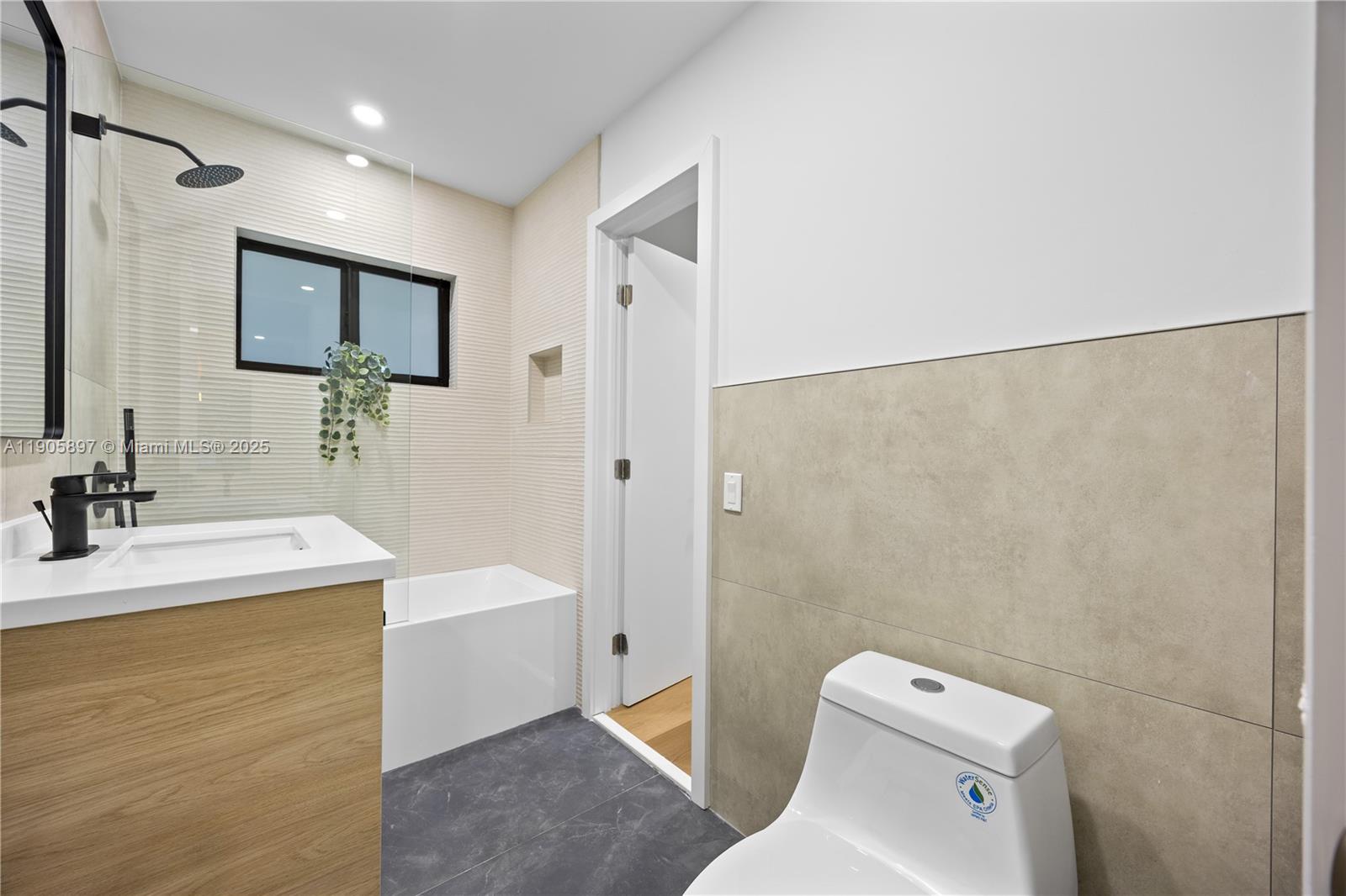 1618 SW 18th St Miami, FL 33145