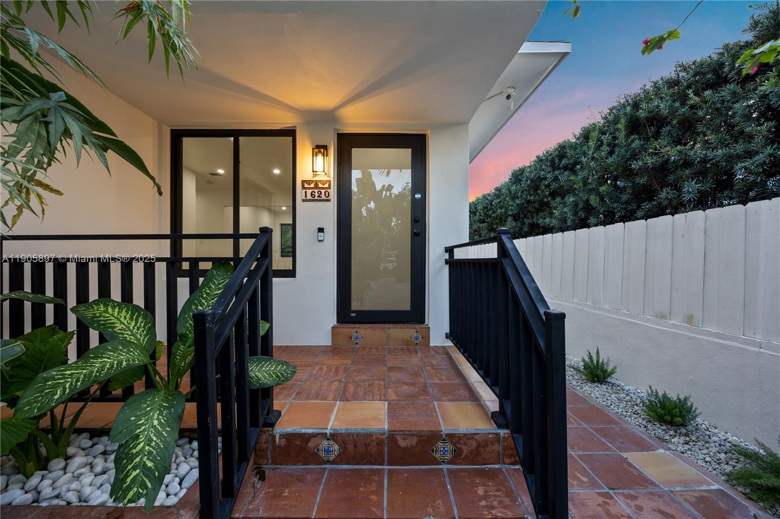 1618 SW 18th St Miami, FL 33145