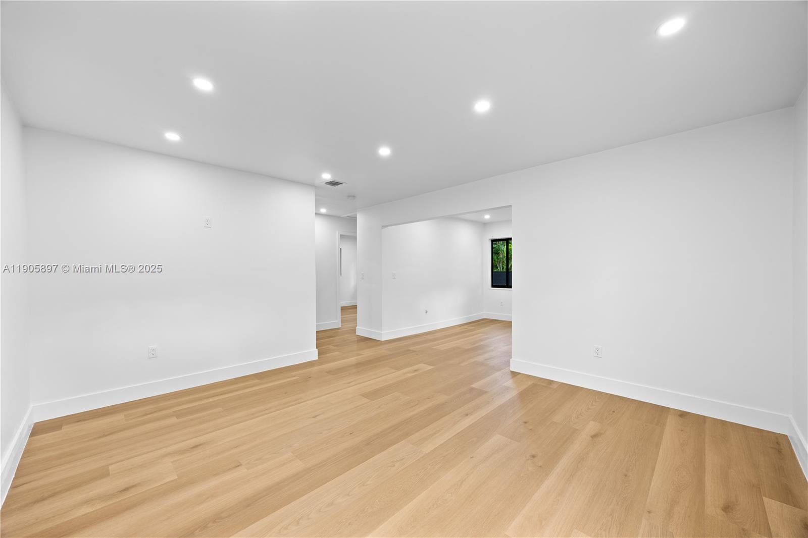 1618 SW 18th St Miami, FL 33145