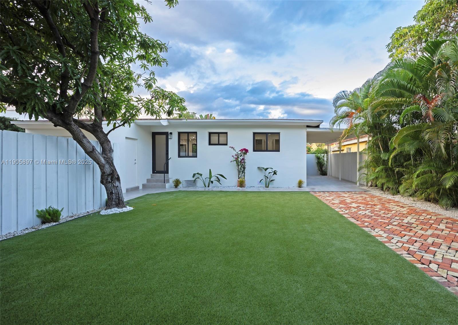 1618 SW 18th St Miami, FL 33145