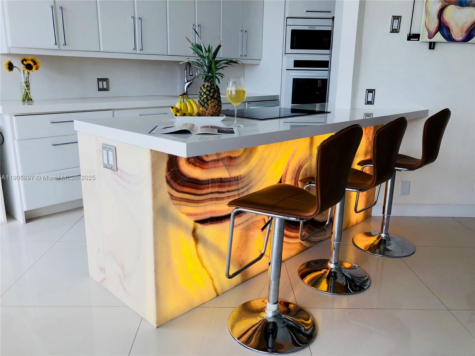 3610 Yacht Clb Dr #609