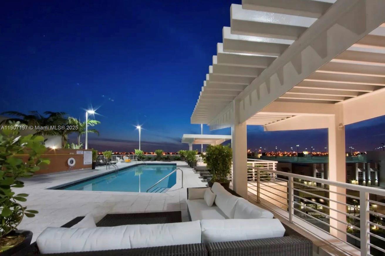 image Midblock Miami Condo8