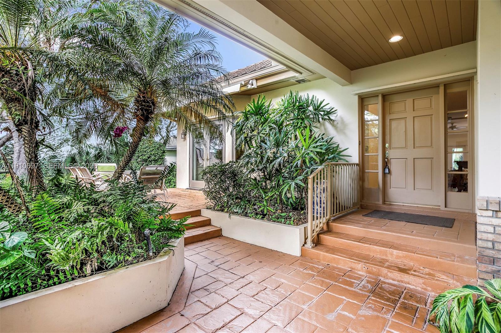 12001 SE Prestwick Ter Tequesta, FL 33469