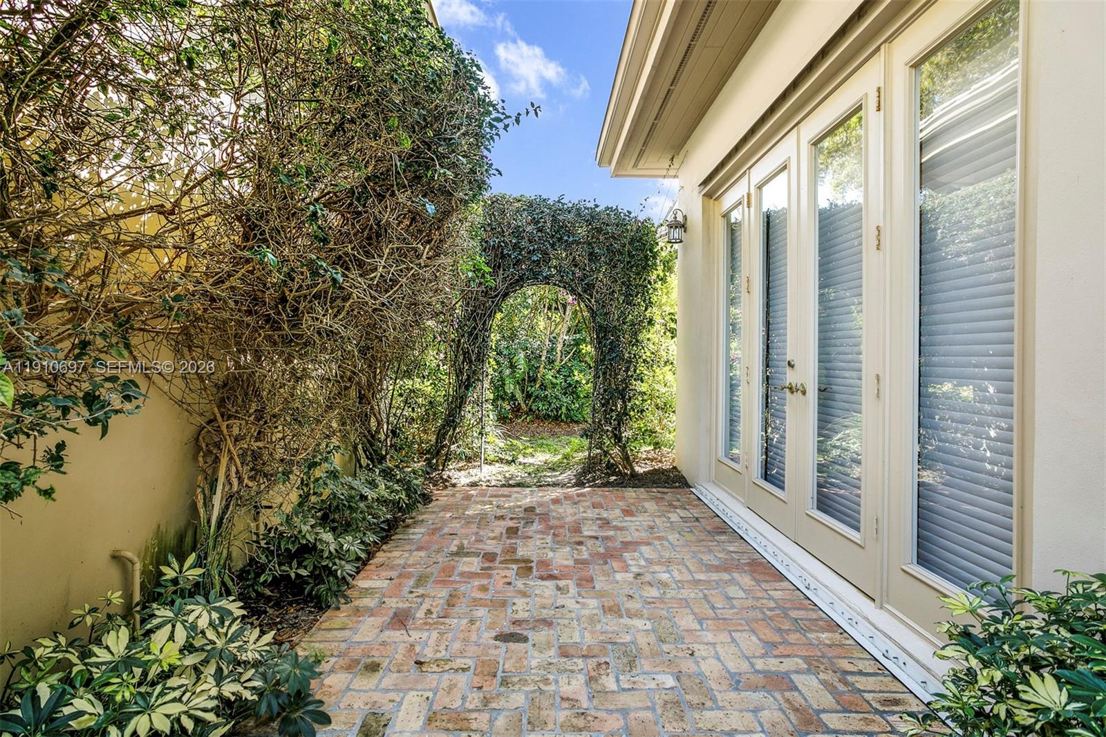 12001 SE Prestwick Ter Tequesta, FL 33469