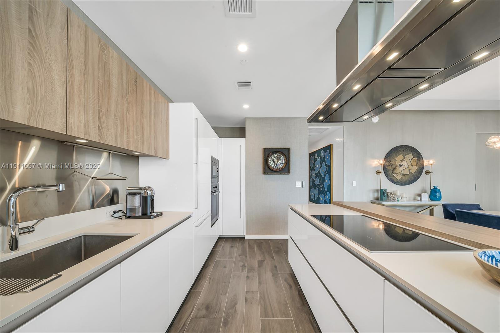 image Brickell Flatiron24