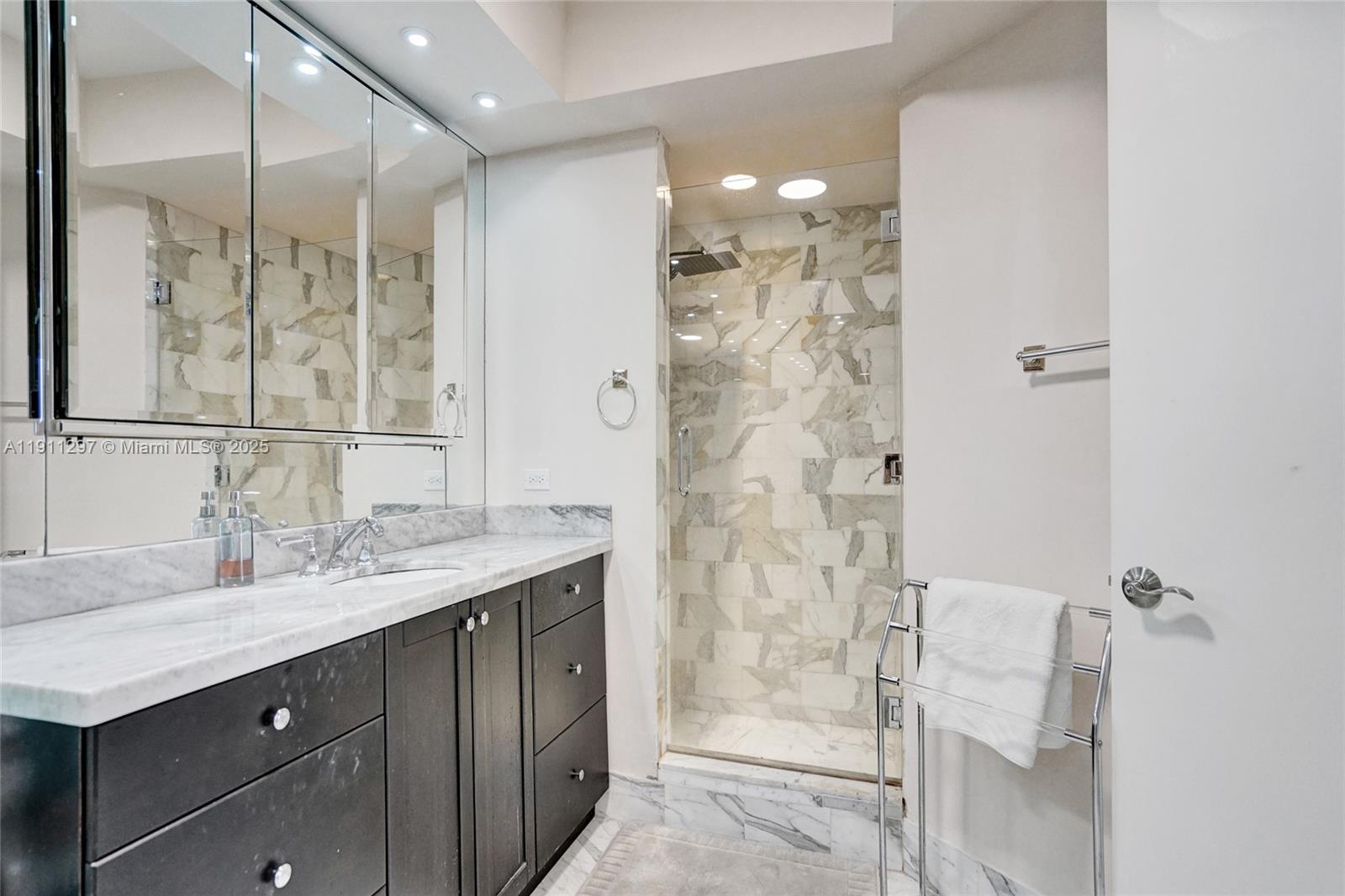 image Hamptons West Condo17