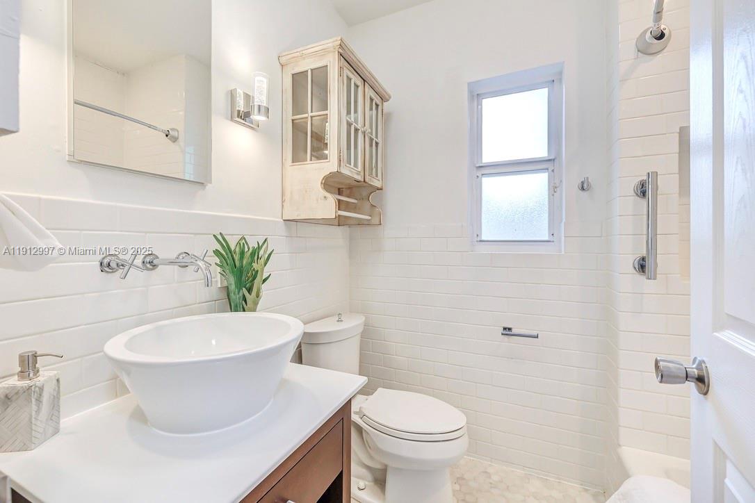 114 NE 107th St Miami Shores, FL 33161