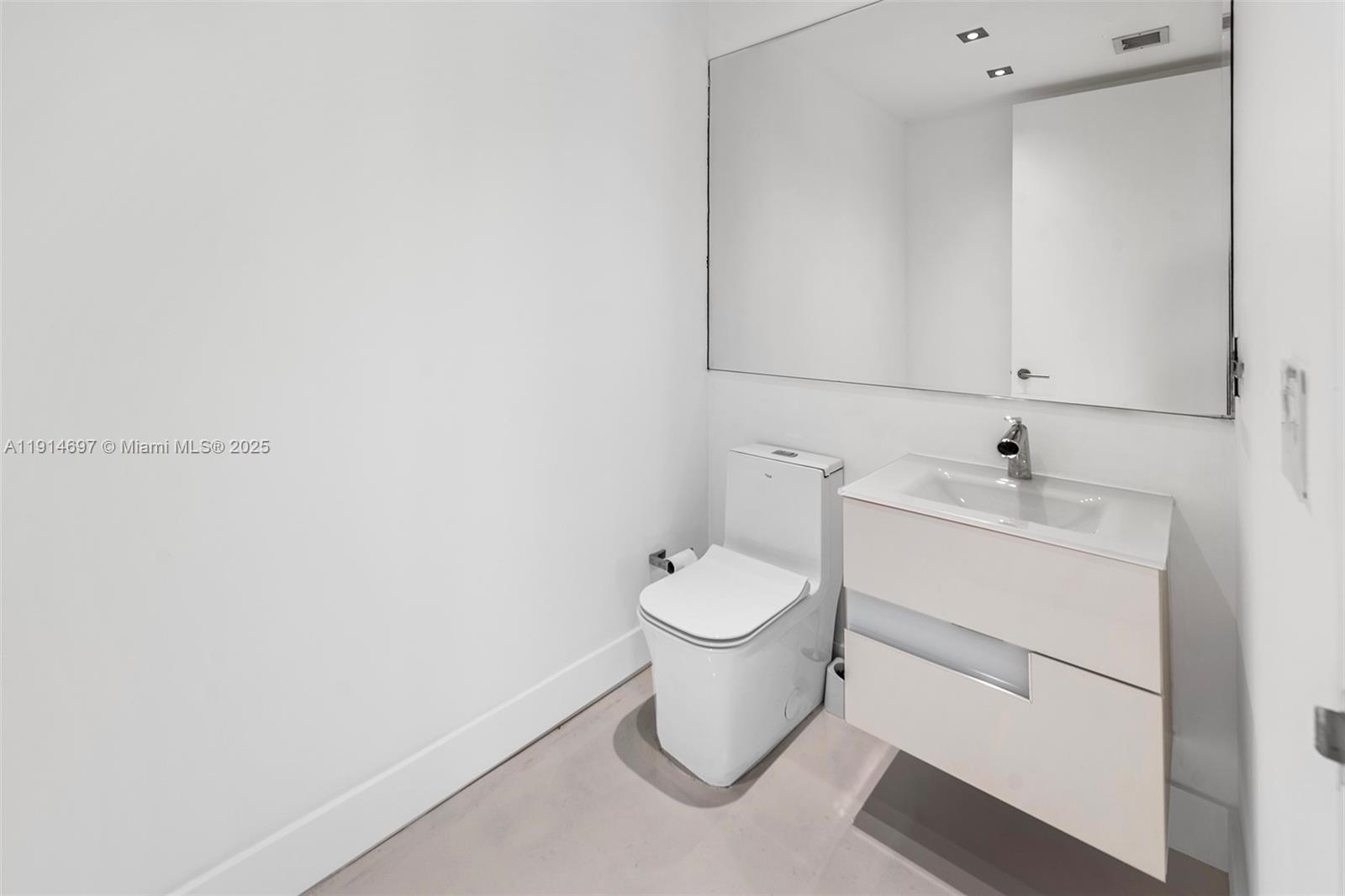 100 S Pointe Dr #2306 Miami Beach, FL 33139