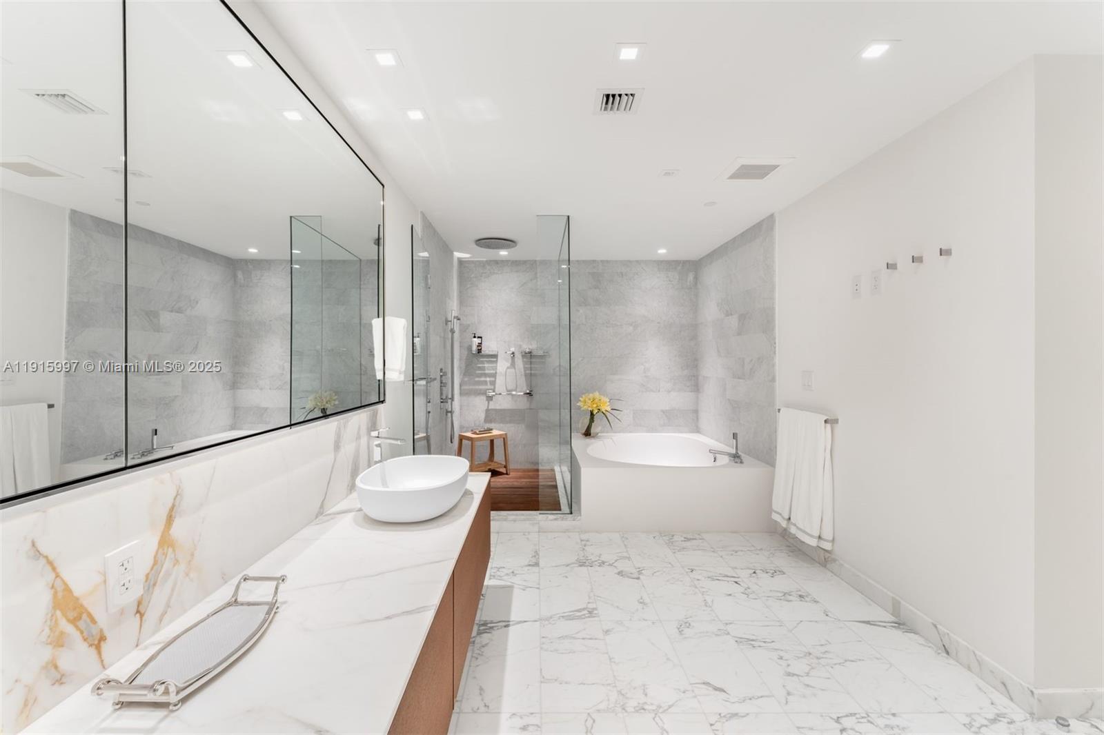 10201 Collins Ave #1803 Bal Harbour, FL 33154