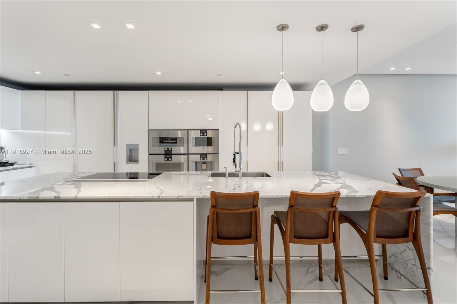 10201 Collins Ave #1803 Bal Harbour, FL 33154