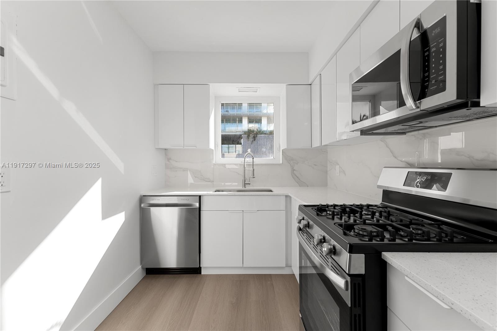 158 Ocean Dr #404/405 Miami Beach, FL 33139