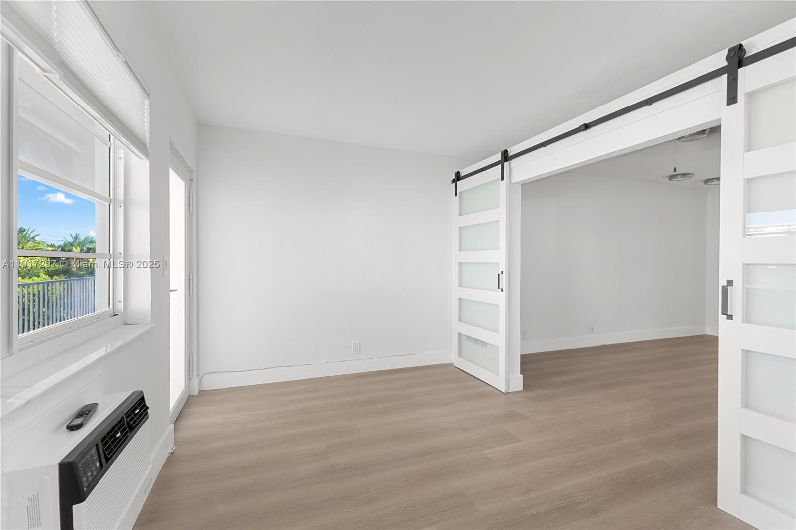 158 Ocean Dr #404/405 Miami Beach, FL 33139