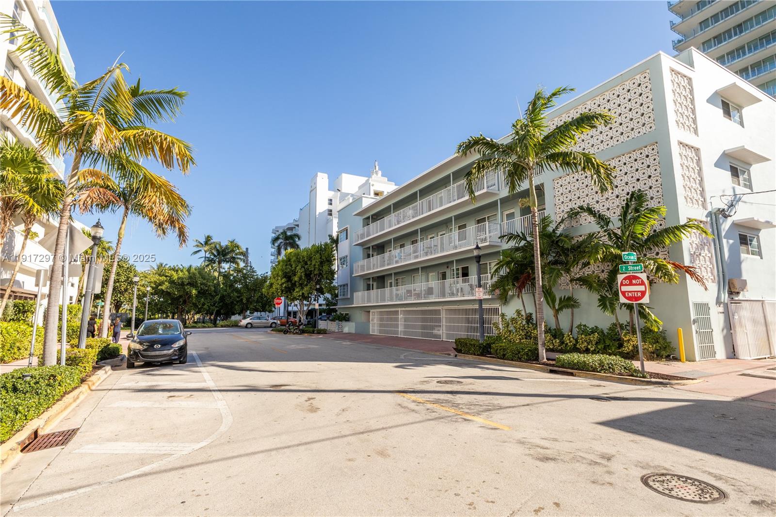 158 Ocean Dr #404/405 Miami Beach, FL 33139