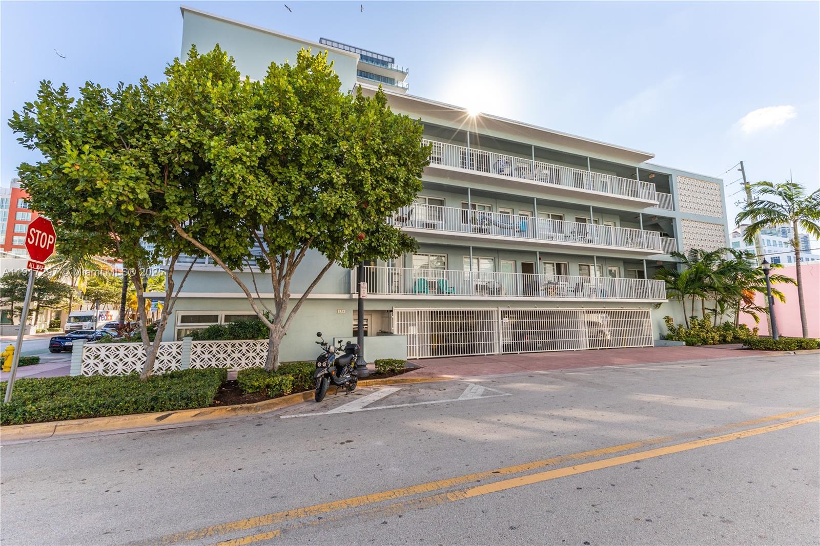 158 Ocean Dr #404/405 Miami Beach, FL 33139