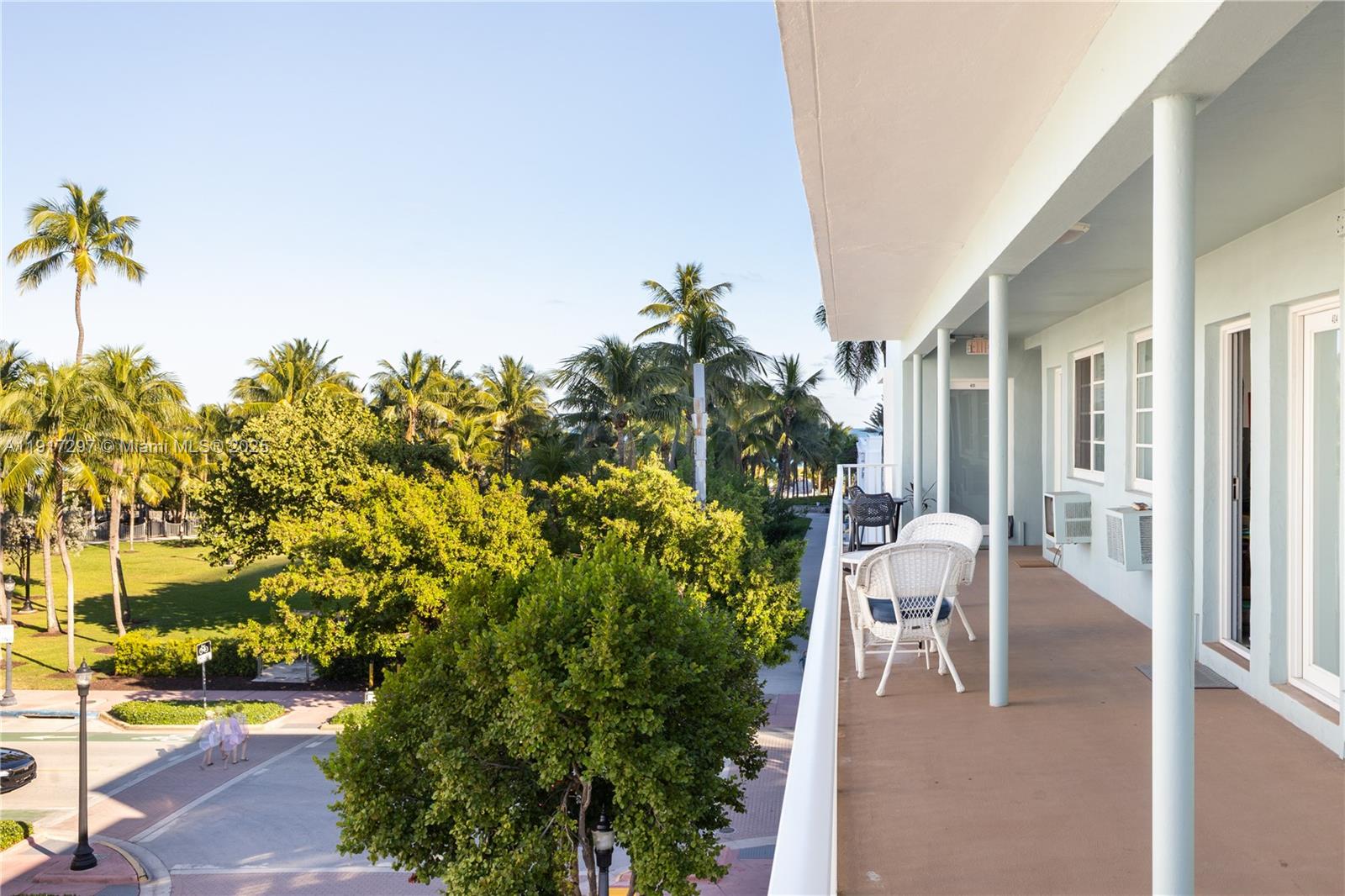 158 Ocean Dr #404/405 Miami Beach, FL 33139