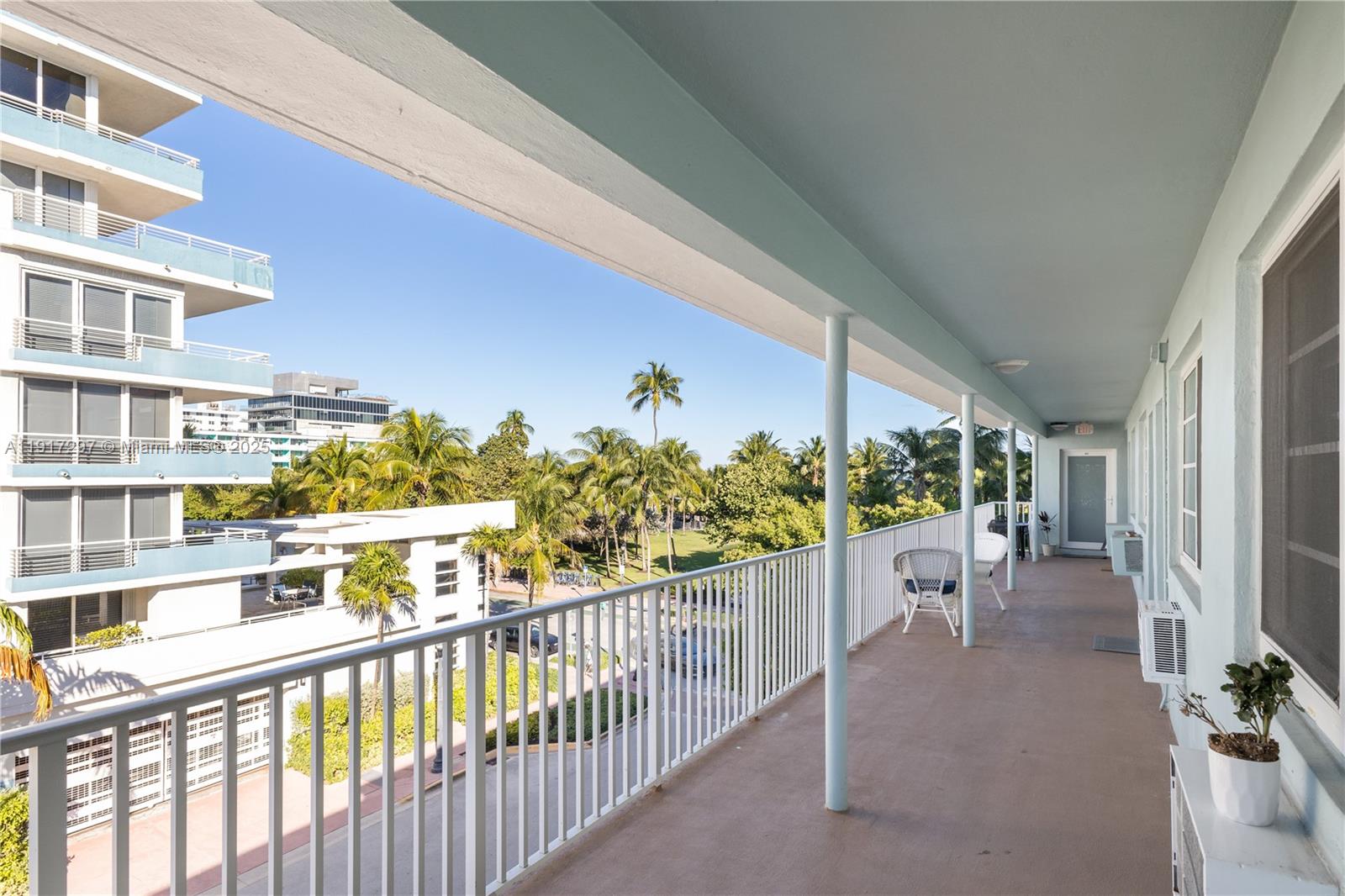 158 Ocean Dr #404/405 Miami Beach, FL 33139