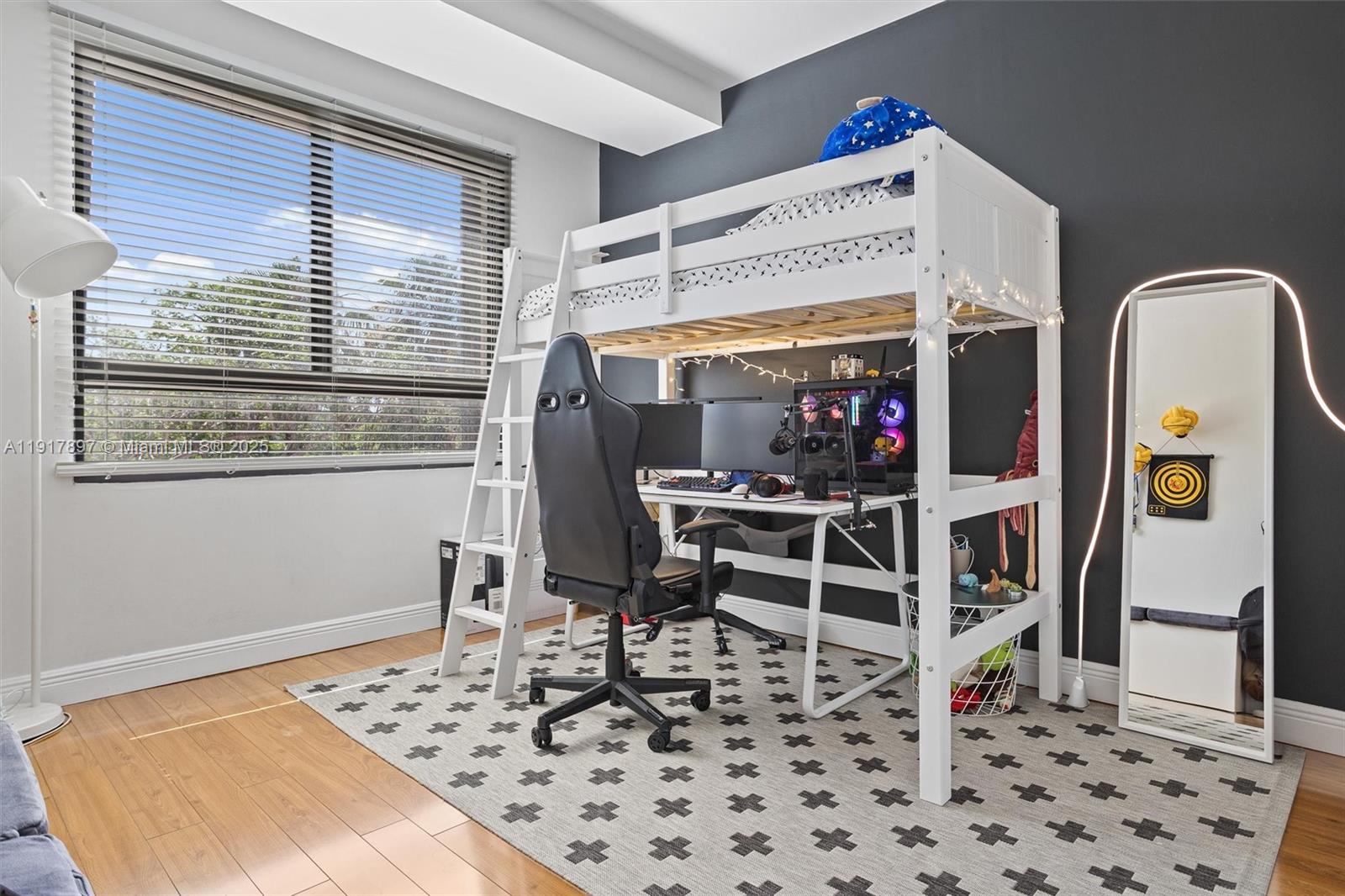 151 Crandon Blvd #206 Key Biscayne, FL 33149