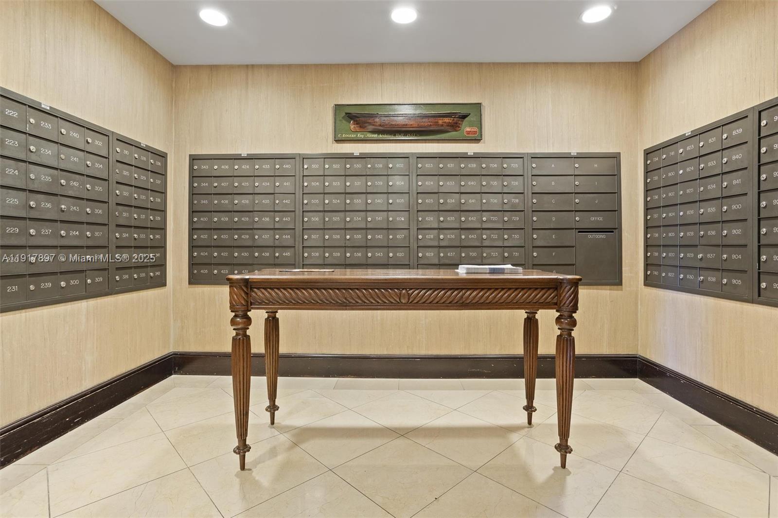 151 Crandon Blvd #206 Key Biscayne, FL 33149