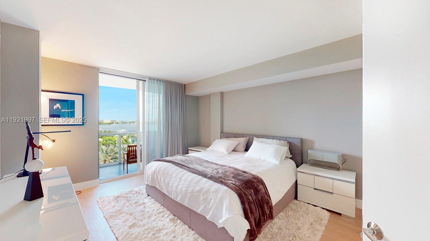 10275 Collins Ave #724 Bal Harbour, FL 33154