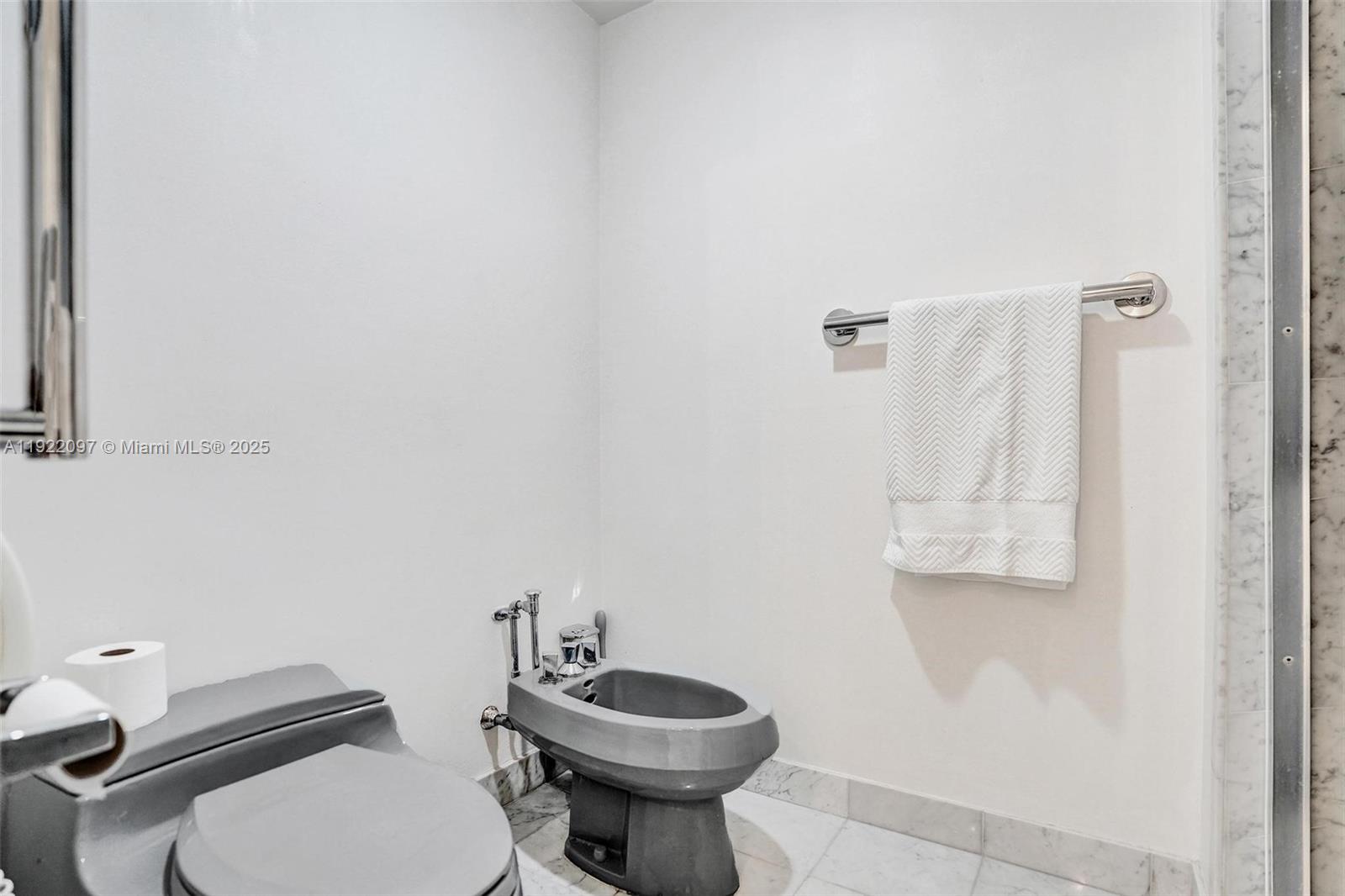 4000 Island Blvd #1007 Aventura, FL 33160