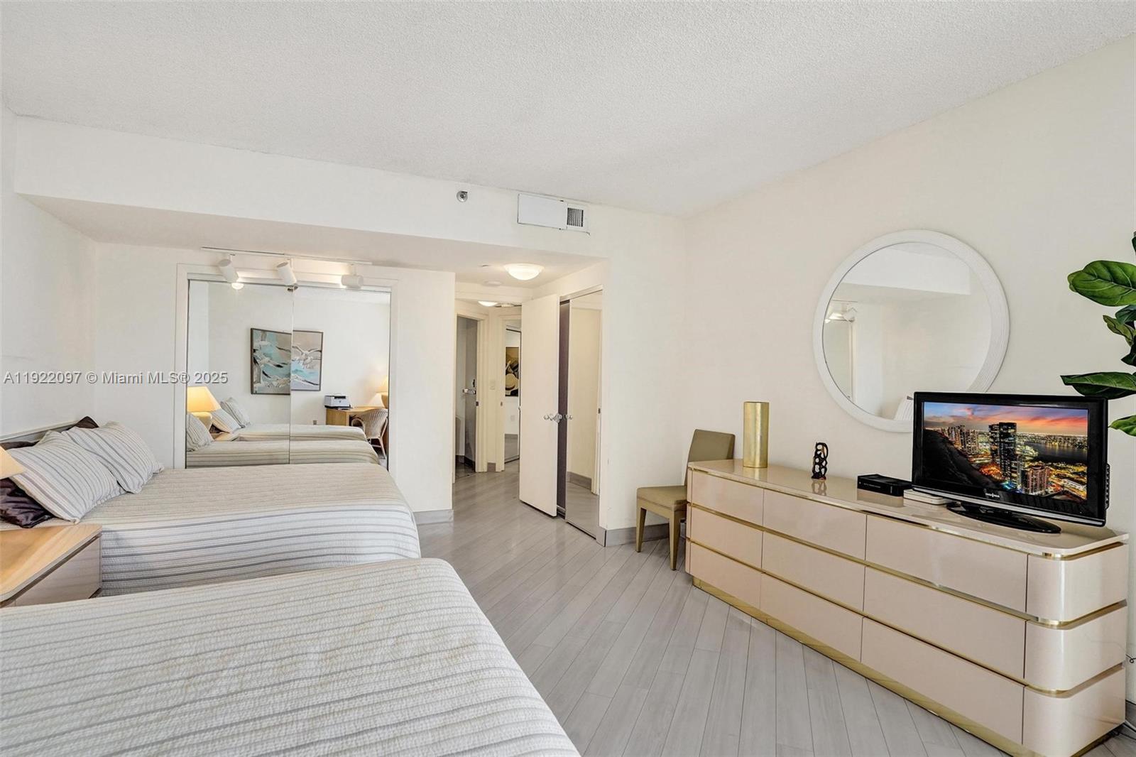 4000 Island Blvd #1007 Aventura, FL 33160