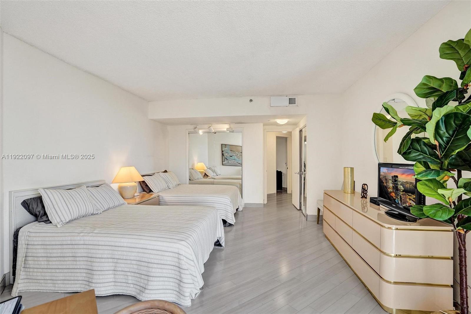 4000 Island Blvd #1007 Aventura, FL 33160