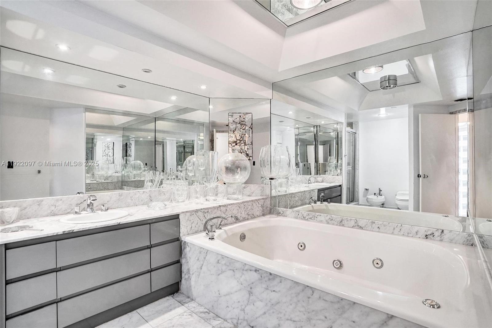 4000 Island Blvd #1007 Aventura, FL 33160