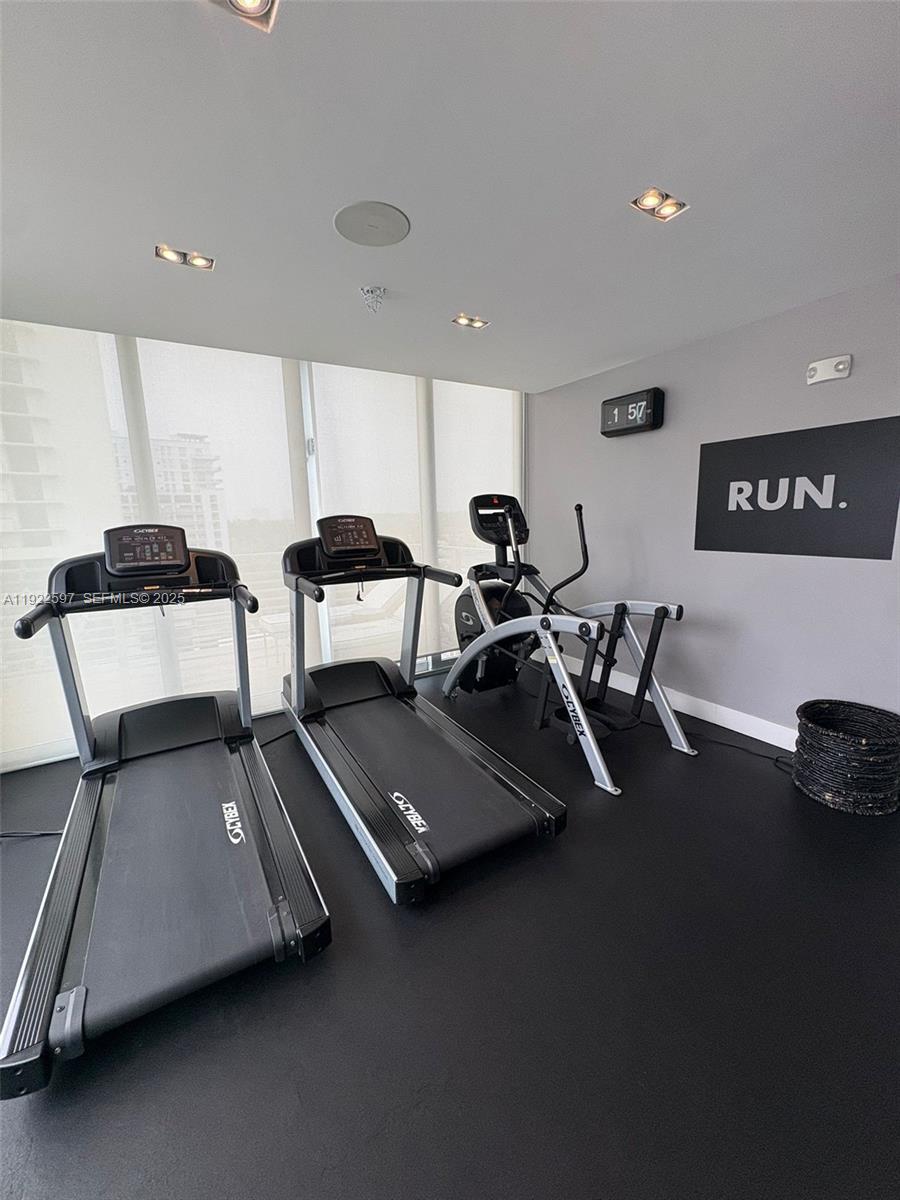 6080 Collins Ave #506 Miami Beach, FL 33140