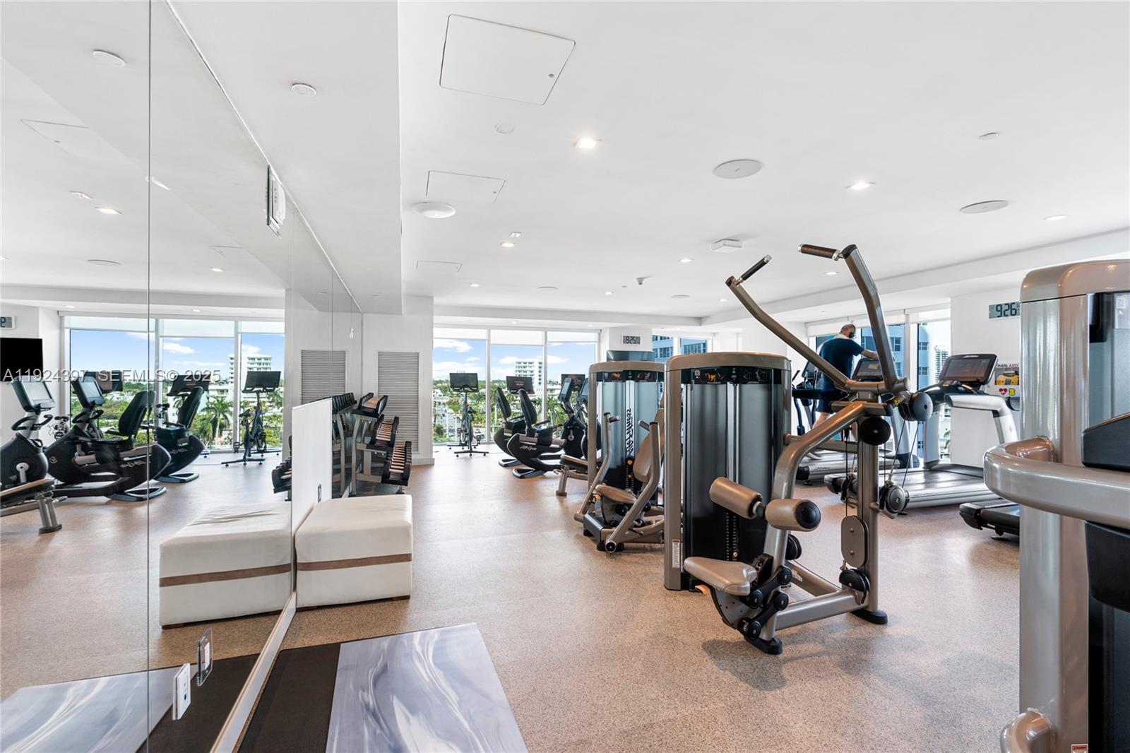 551 N Fort Lauderdale Bch Blvd #R1904 Fort Lauderdale, FL 33304