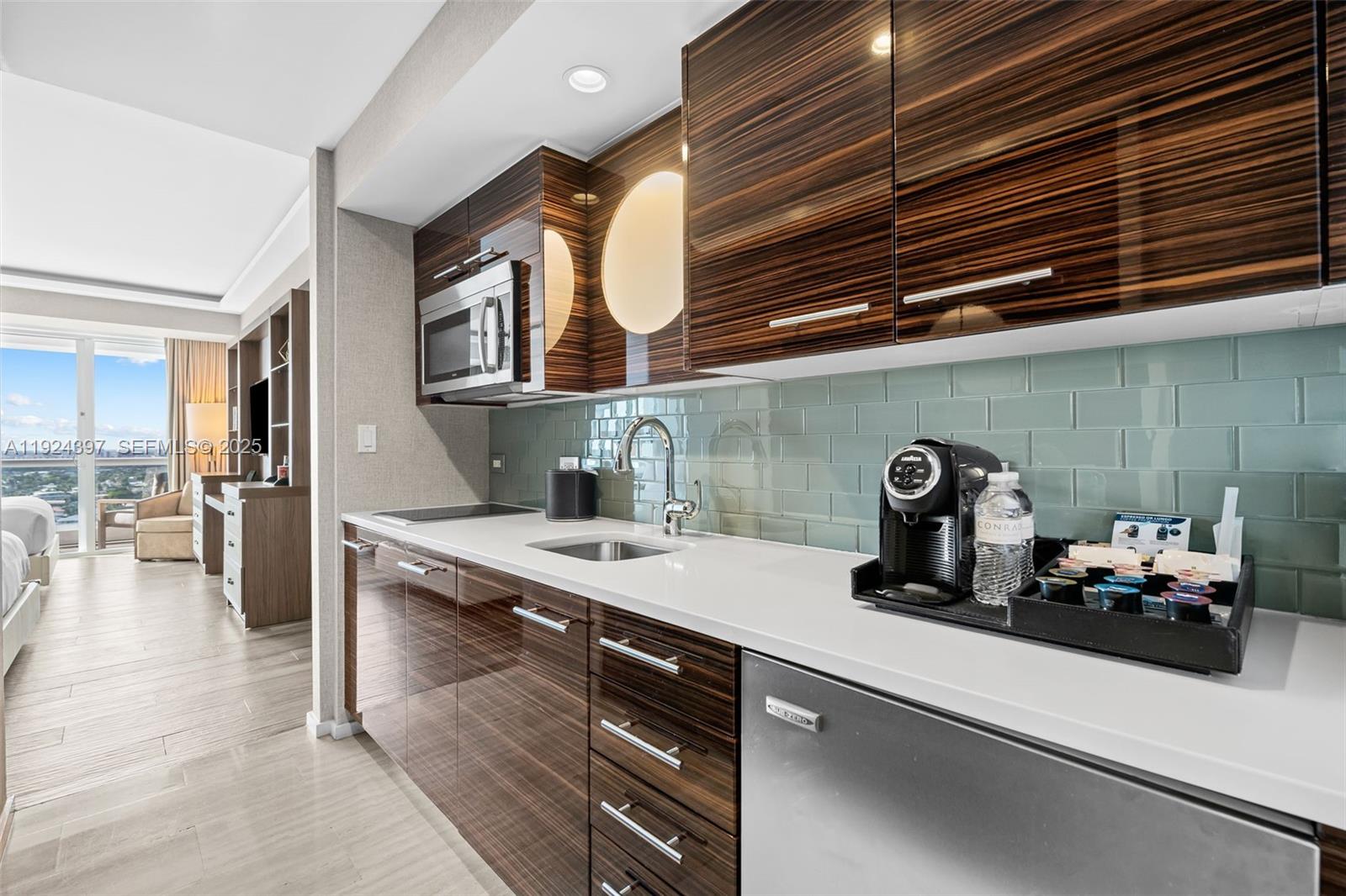 551 N Fort Lauderdale Bch Blvd #R1904 Fort Lauderdale, FL 33304