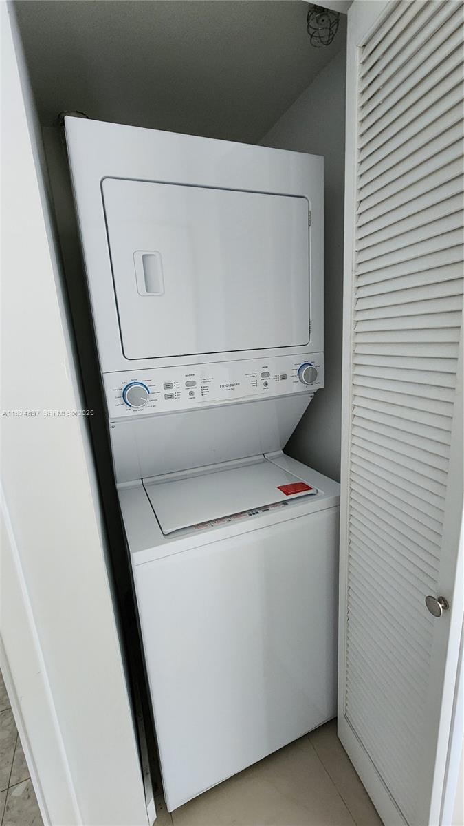 185 SW 7th St #3814 Miami, FL 33130