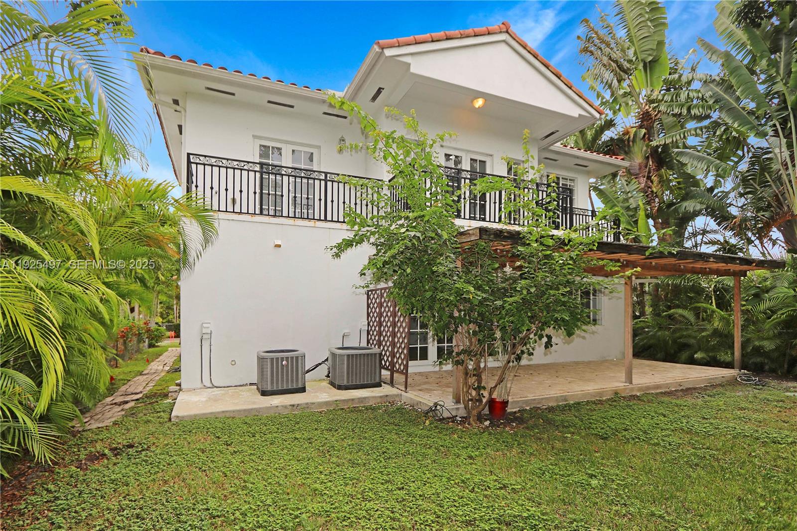 832 Wallace St Coral Gables, FL 33134