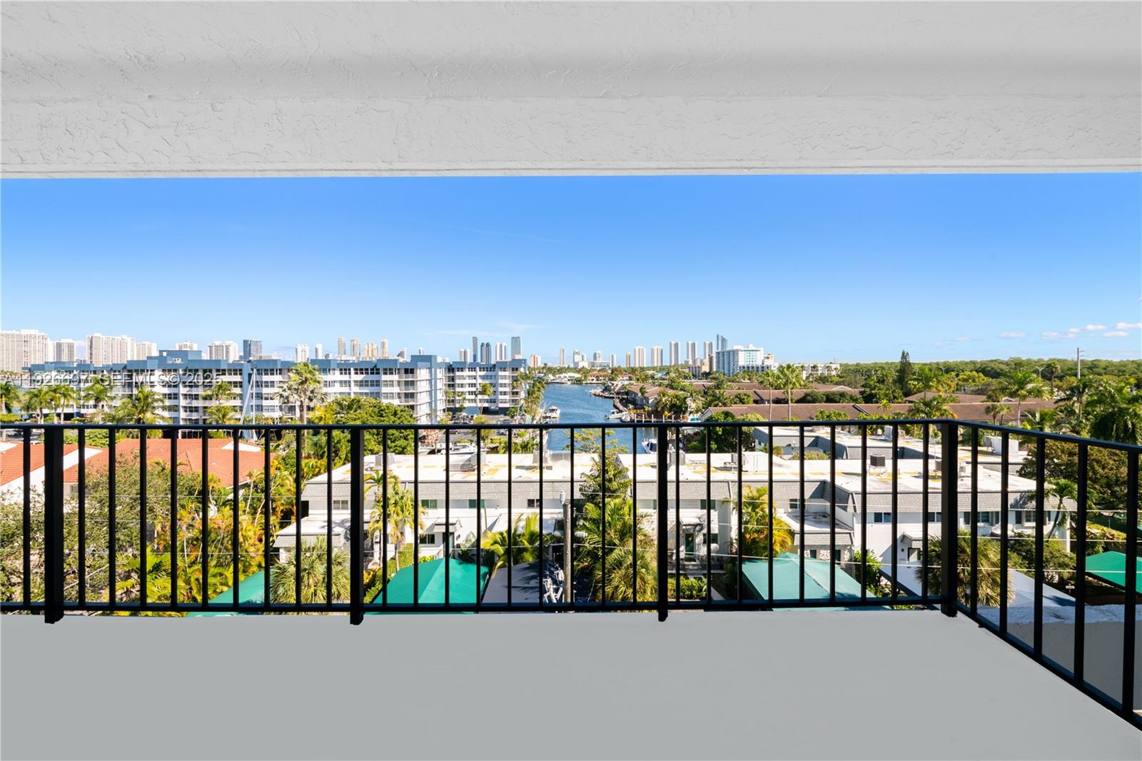 16508 NE 26th Ave #601 North Miami Beach, FL 33160