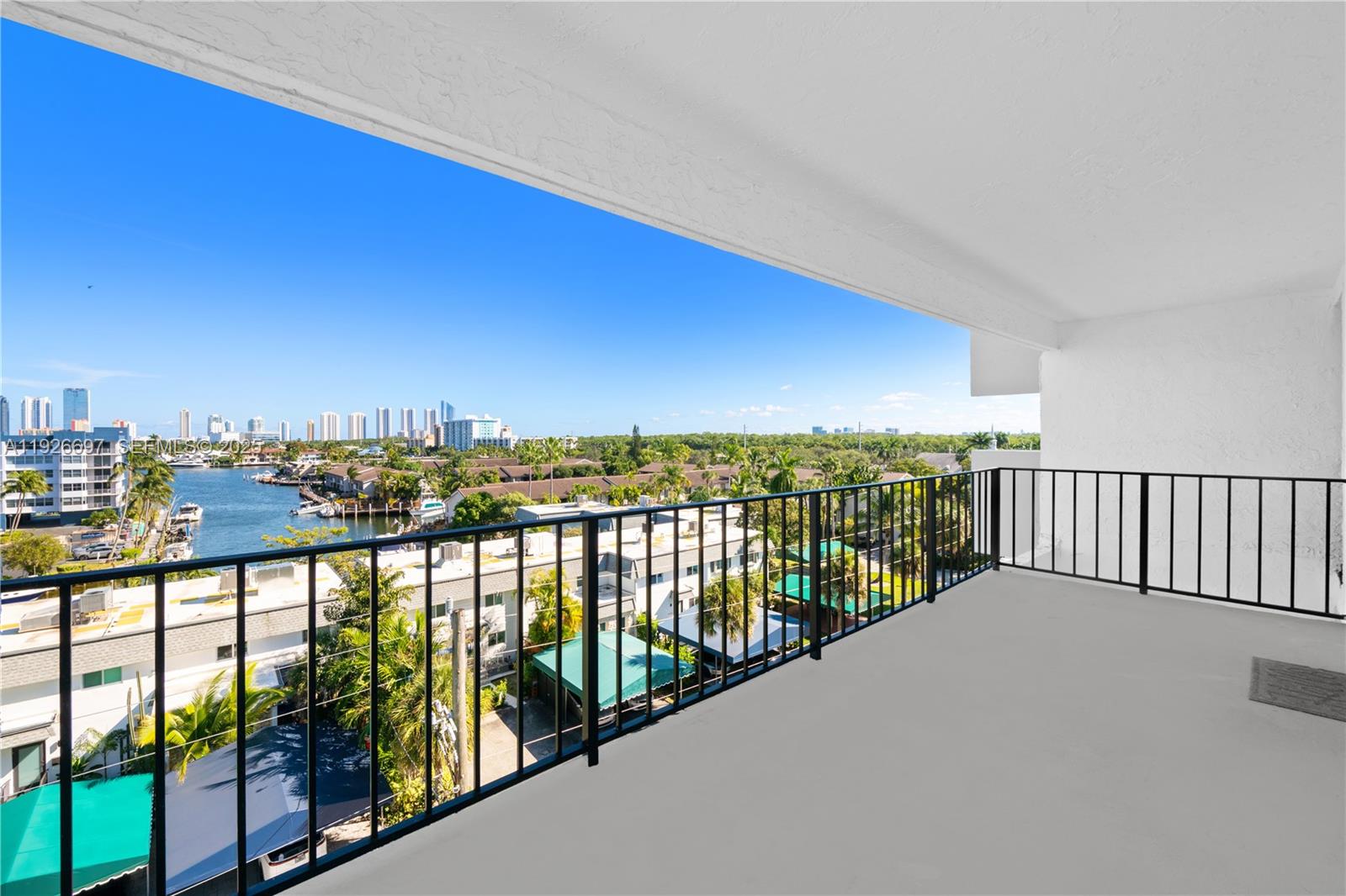 16508 NE 26th Ave #601 North Miami Beach, FL 33160